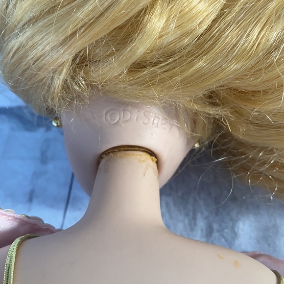 Sleeping Beauty porcelain doll Disney princess - Picture 10 of 13